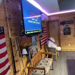 Paradise Saloon - Karaoke on the big screen!