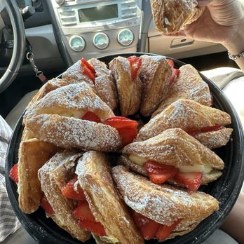 Cream Pan - Strawberry Croissant - Bakeries Near Me - Tustin, California