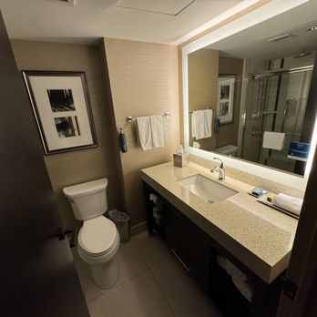 Hilton Toronto - Hotels Near Me - Toronto, Ontario