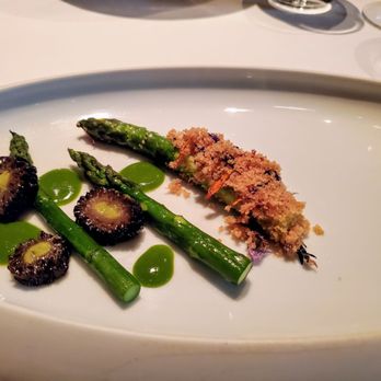 Quince - Asparagus, pre sauce and white asparagus plating - French Near Me - San Francisco, California Quince - Asparagus, pre sauce and white asparagus plating - French Near Me - San Francisco, California