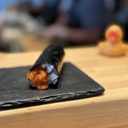 Handies Douzo - Salmon handroll