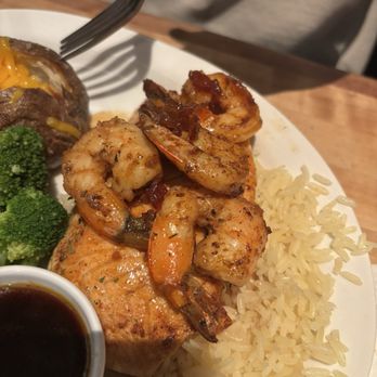 Cheddar's Scratch Kitchen - Shrimp and Grilled Salmon - Comfort Food Near Me - Camden, Delaware