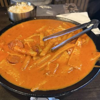 GJ2 4U - Rose tteokbokki - Seafood Near Me - Annandale, Virginia