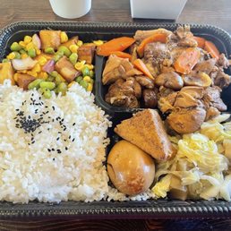 Chestnuts And Chicken Stew Bento Box 板栗烧鸡便当