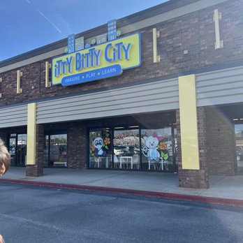 Itty Bitty City - Outside - Party & Event Planning Near Me - Springfield, Missouri