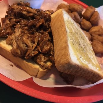 Hate Mondays Tavern - Pulled pork sandwich. Delicious - Barbeque Near Me - Miami, Florida