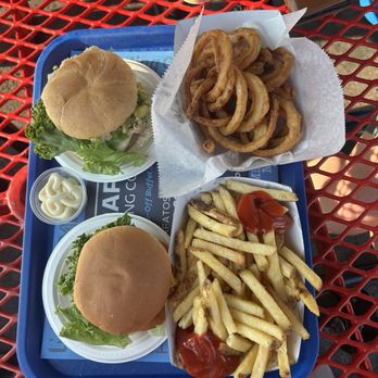 Mississippi Mudds - Hamburger / Cheeseburger / Bacon Cheeseburger, fries, Onion Rings - Burgers Near Me - Tonawanda, New York
