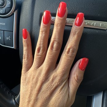Serenity Nail Lounge - Classic red color: DND 430 - Nail Salons Near Me - Los Angeles, California