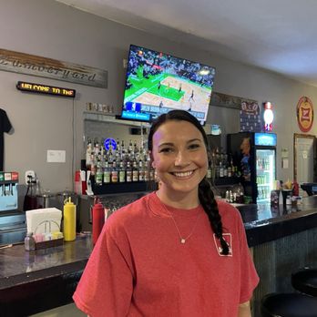 Lumber Yard Bar And Grill - The lovely waitress, McKenzie - Bars Near Me - Cowden, Illinois Lumber Yard Bar And Grill - The lovely waitress, McKenzie - Bars Near Me - Cowden, Illinois