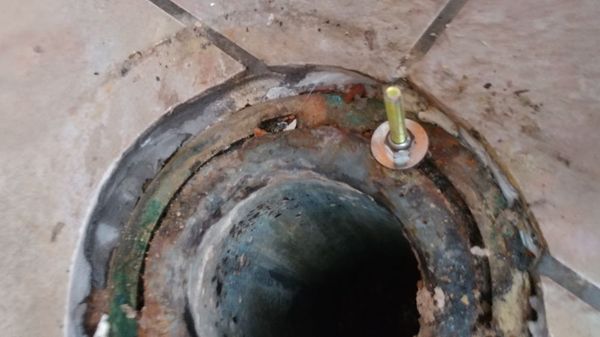 Someonez Cleaning Drains and More Logo