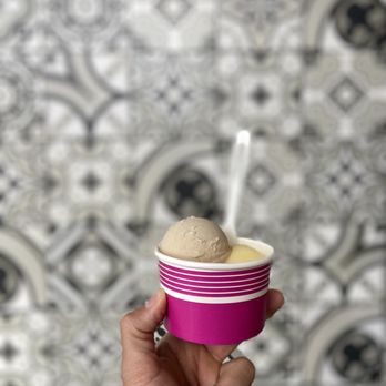 La Garrafa MX - Vanilla (left) and Mango (right). - Ice Cream & Frozen Yogurt Near Me - Montebello, California La Garrafa MX - Vanilla (left) and Mango (right). - Ice Cream & Frozen Yogurt Near Me - Montebello, California