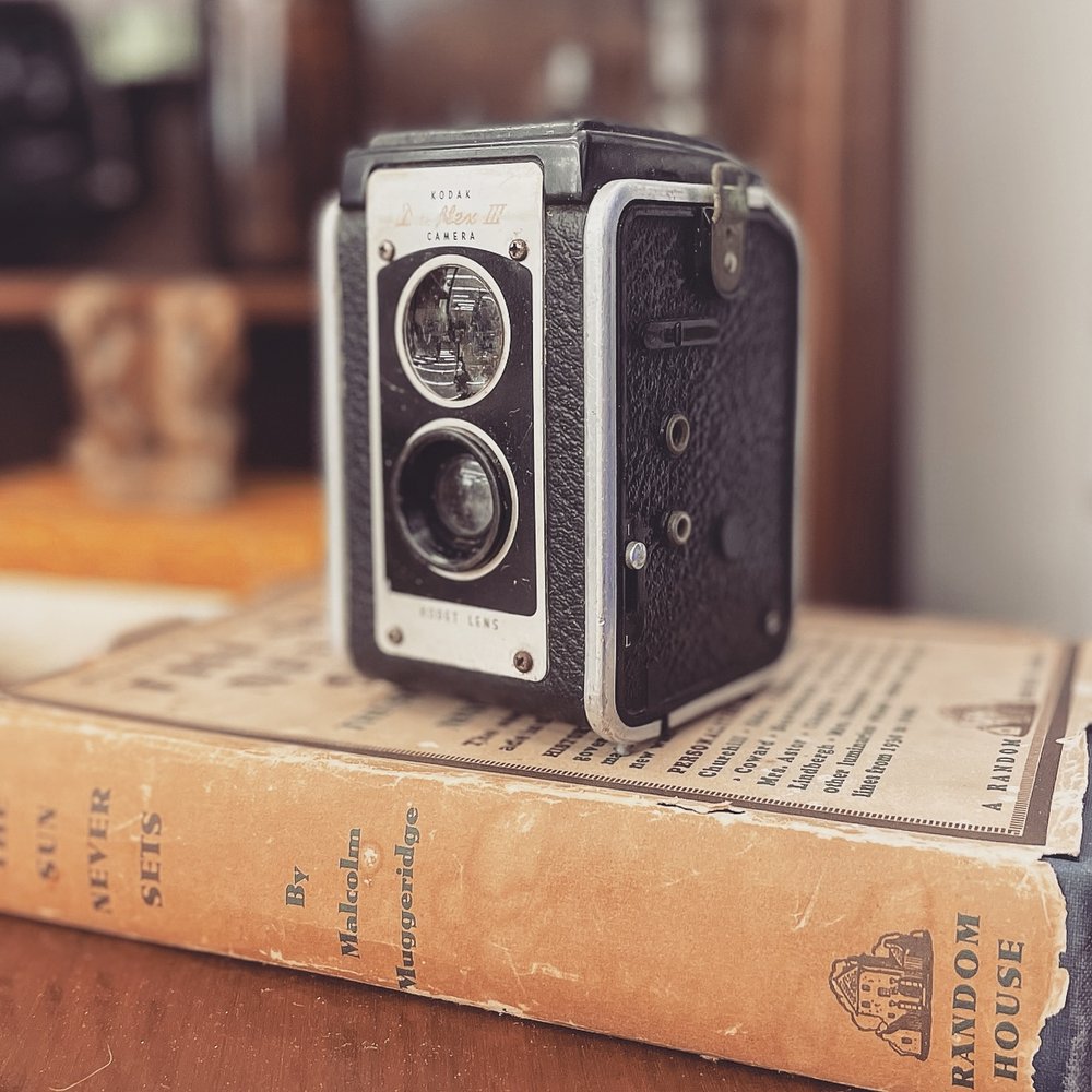 ANTIQUES AND UNIQUES VINTAGE MARKET Updated August 2024 127 Photos