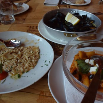 Trattoria dall'Oste - Mushroom risotto, penne with mozzarella, sauteed mussels - Trattorie Near Me - Florence, FI Trattoria dall'Oste - Mushroom risotto, penne with mozzarella, sauteed mussels - Trattorie Near Me - Florence, FI
