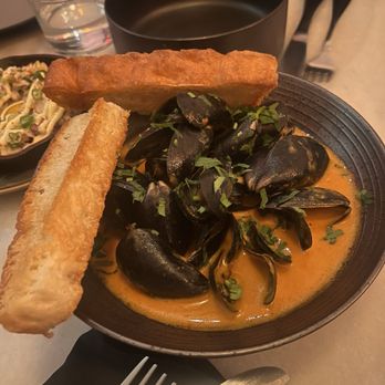 87 Ludlow - Penang curry mussel - Filipino Near Me - New York, New York 87 Ludlow - Penang curry mussel - Filipino Near Me - New York, New York