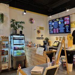 Lucky Goose - Interior