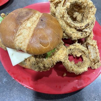 Gerald's Donuts & Burgers - Gerald's Kickin Chicken - Donuts Near Me - Chalmette, Louisiana