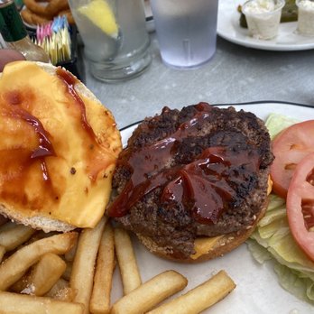 Joe Jr. - Cheeseburger Deluxe - Diners Near Me - New York, New York Joe Jr. - Cheeseburger Deluxe - Diners Near Me - New York, New York