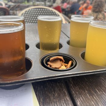 Tumbled Rock Brewery & Kitchen - Pizza Near Me - Baraboo, Wisconsin Tumbled Rock Brewery & Kitchen - Pizza Near Me - Baraboo, Wisconsin