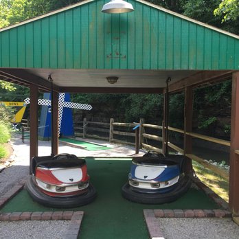 Kniess' Miniature Golf - Super cool dodgem cars on one hole - Mini Golf Near Me - Pittsburgh, Pennsylvania Kniess' Miniature Golf - Super cool dodgem cars on one hole - Mini Golf Near Me - Pittsburgh, Pennsylvania