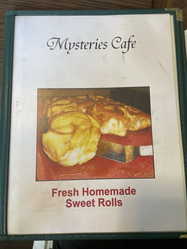 Nootzi's On Main Logo