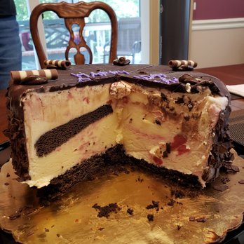 Cold Stone Creamery - My husband bought a cake for my birthday.   Looks like someone dropped it and tried to stuff it back together.  I'll never use them again! - Ice Cream & Frozen Yogurt Near Me - Hanover, Maryland