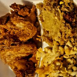 Hattie Marie's Cafe - Fried chicken, Dressing, & Mac-n-cheese