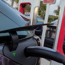Tesla Supercharger- Millenia