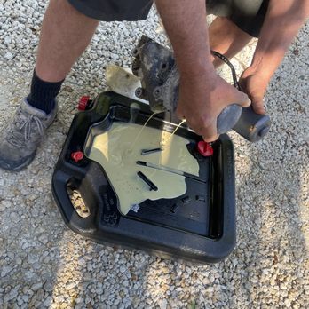 A Better Marine Service - Flushing out a trim and tilt - Boat Repair Near Me A Better Marine Service - Flushing out a trim and tilt - Boat Repair Near Me