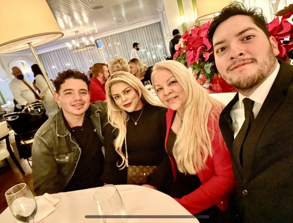 Blondies Hair Salon Logo