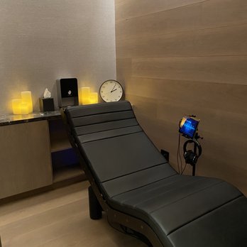 The Centurion Lounge - Airport Lounges Near Me - Jamaica, New York