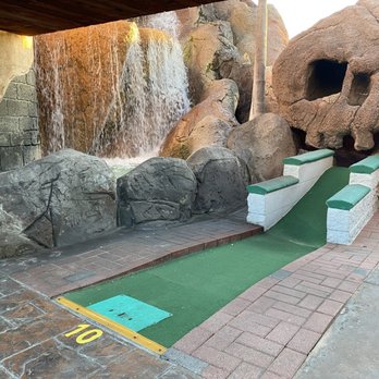 Boomers Vista - 10th hole - Arcades Near Me - Vista, California Boomers Vista - 10th hole - Arcades Near Me - Vista, California
