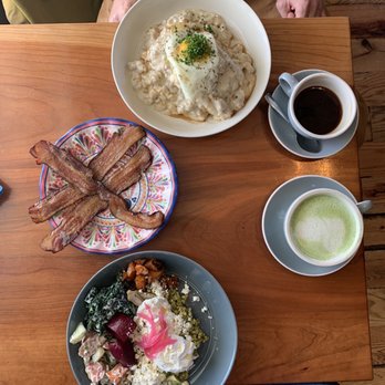 Gralehaus - Snow day brunch - Beer Bar Near Me - Louisville, Kentucky