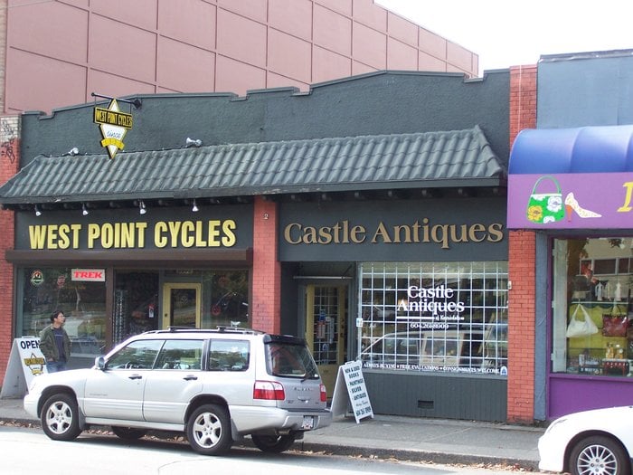 CASTLE ANTIQUES & ESTATE BUYERS OF KERRISDALE Updated September 2024 6067 W Boulevard