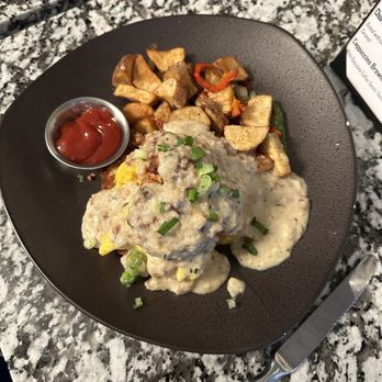 Alma Kitchen - Sausage Gravy And Biscuits - Breakfast & Brunch Near Me - Grosse Pointe Park, Michigan Alma Kitchen - Sausage Gravy And Biscuits - Breakfast & Brunch Near Me - Grosse Pointe Park, Michigan
