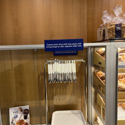 Paris Baguette - You use these to get the food