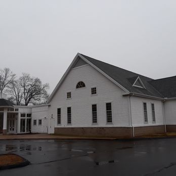 Pilgrim Covenant Church - Parking lot entry to church - Churches Near Me - Granby, Connecticut Pilgrim Covenant Church - Parking lot entry to church - Churches Near Me - Granby, Connecticut