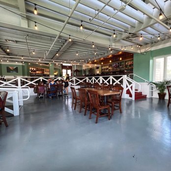 Foster's Kitchen Waikoloa - Inside Seating Area - American Near Me - Waikoloa, Hawaii