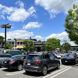 Americana Manhasset - Not too busy today