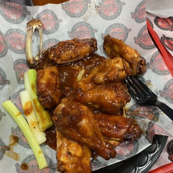 Full Moon BBQ - Smoked chicken wings with BBQ sauce. Yum! - Barbeque Near Me - Fultondale, Alabama Full Moon BBQ - Smoked chicken wings with BBQ sauce. Yum! - Barbeque Near Me - Fultondale, Alabama