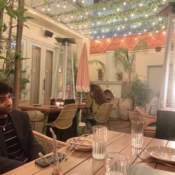 Mon Ami - Mediterranean Near Me - Santa Monica, California