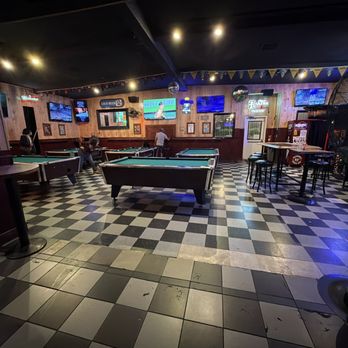 2J's Lounge - Sports Bars Near Me - Fullerton, California