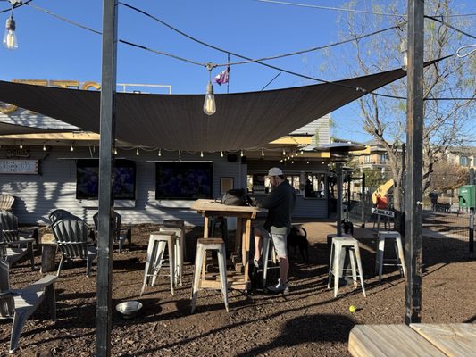 MUTTS Canine Cantina® by null