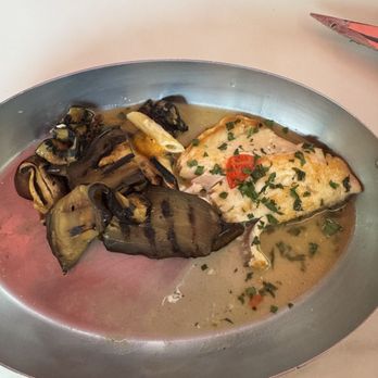 La Brasserie Italienne - Sea Bream and veggies - Italian Near Me - Paris, 75 La Brasserie Italienne - Sea Bream and veggies - Italian Near Me - Paris, 75