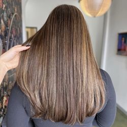 Demarche Salon