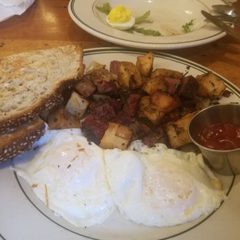 Ted's Bulletin 14th - Pastrami Hash - Breakfast & Brunch Near Me - Washington, DC, District of Columbia