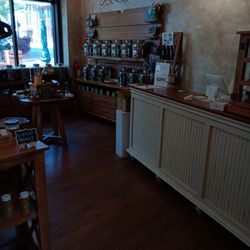 Becca’s Well - Oils & vinegars