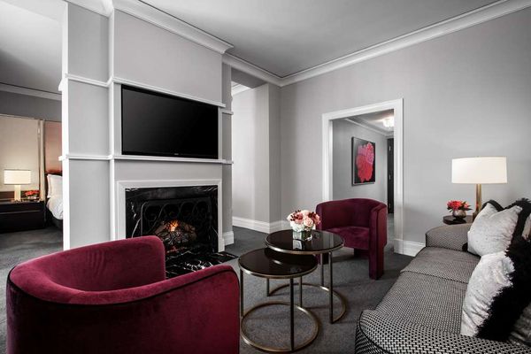 Waldorf Astoria Chicago by null