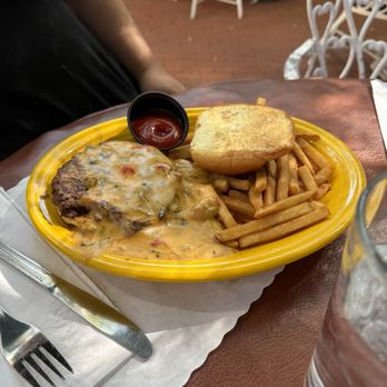 El Pinto - Grass Fed Green Chile Queso Burger - New Mexican Cuisine Near Me - Albuquerque, New Mexico