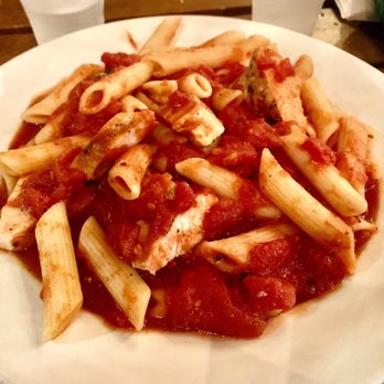 Bottega di Capri - Penne Arrabiata with chicken - Italian Near Me - Brookline, Massachusetts Bottega di Capri - Penne Arrabiata with chicken - Italian Near Me - Brookline, Massachusetts
