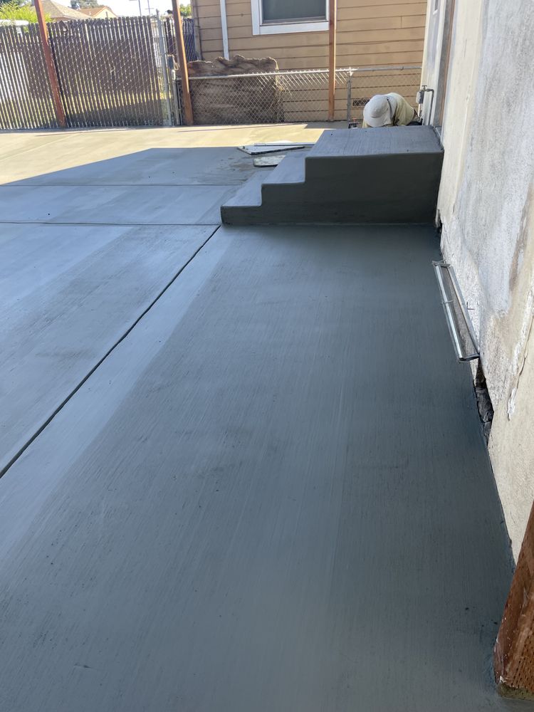 Slide of Contractors Pros